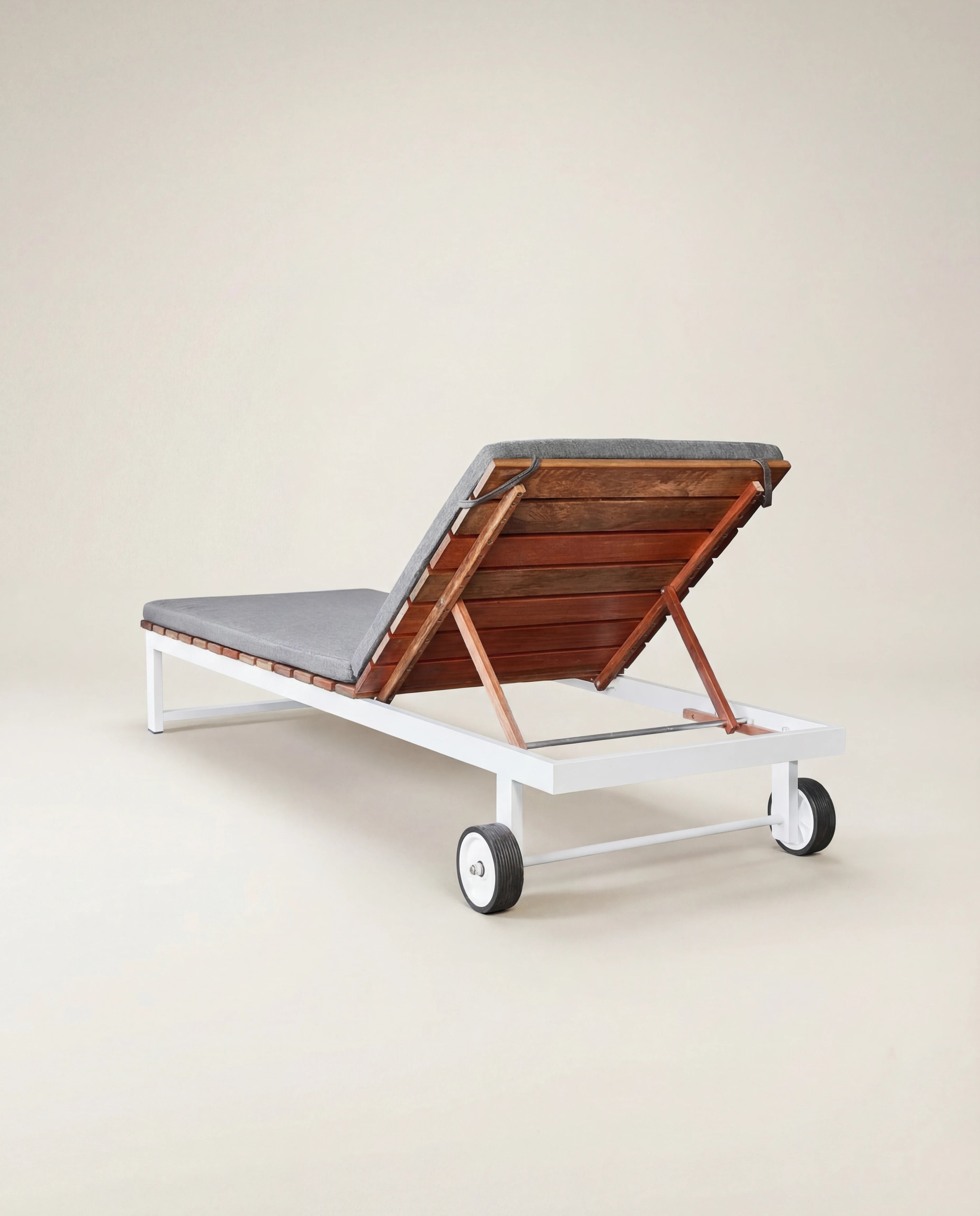 Aenos Sun Lounger