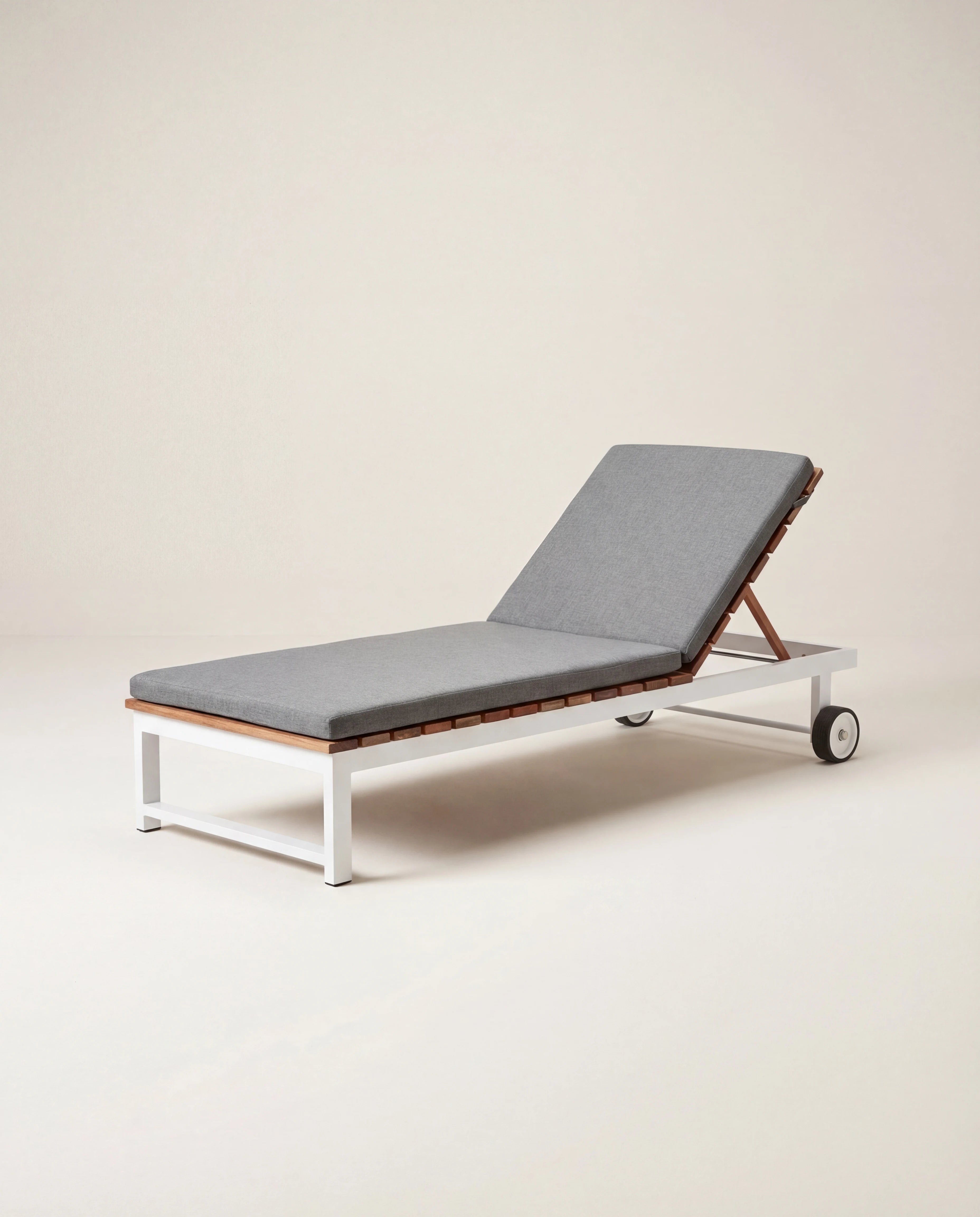 Aenos Sun Lounger