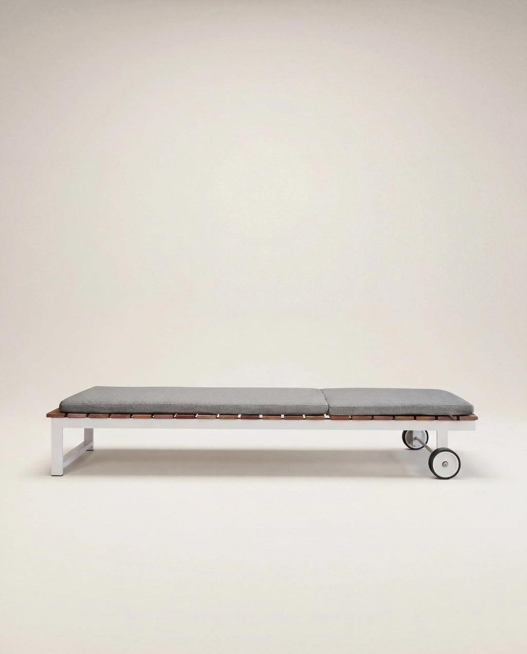 Aenos Sun Lounger
