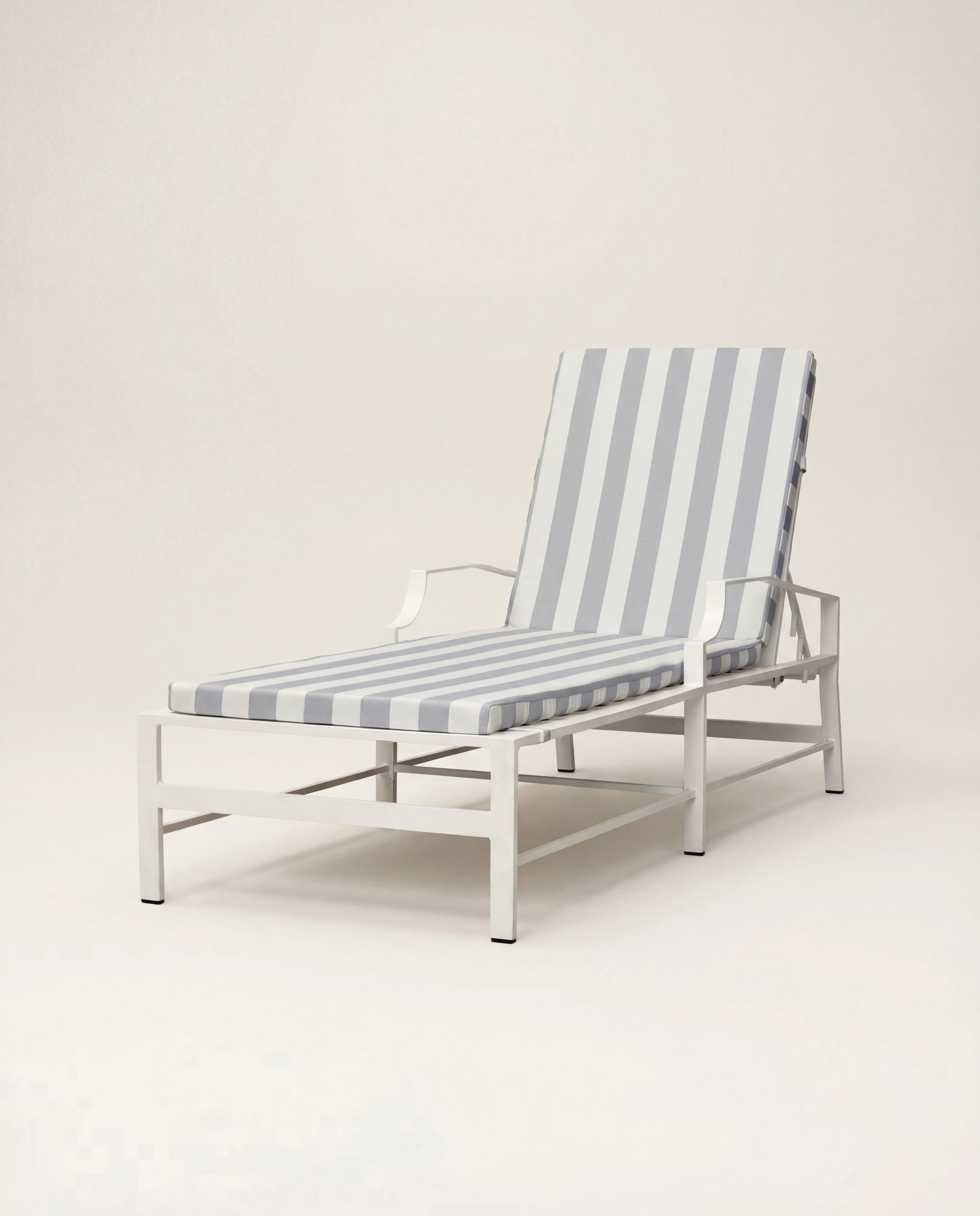 Hibbert Sun Lounger