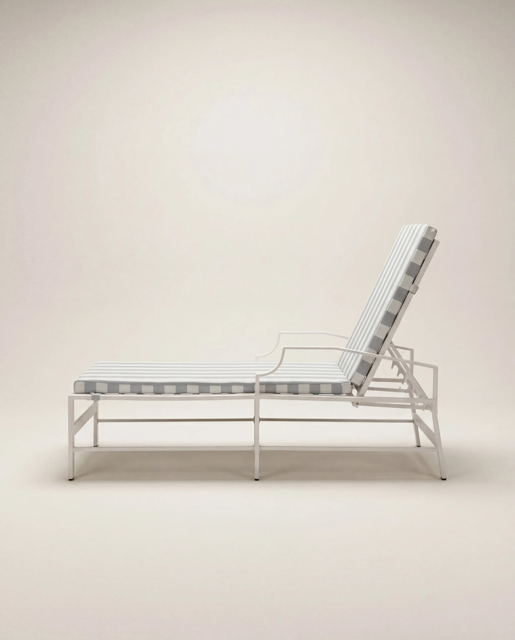 Hibbert Sun Lounger