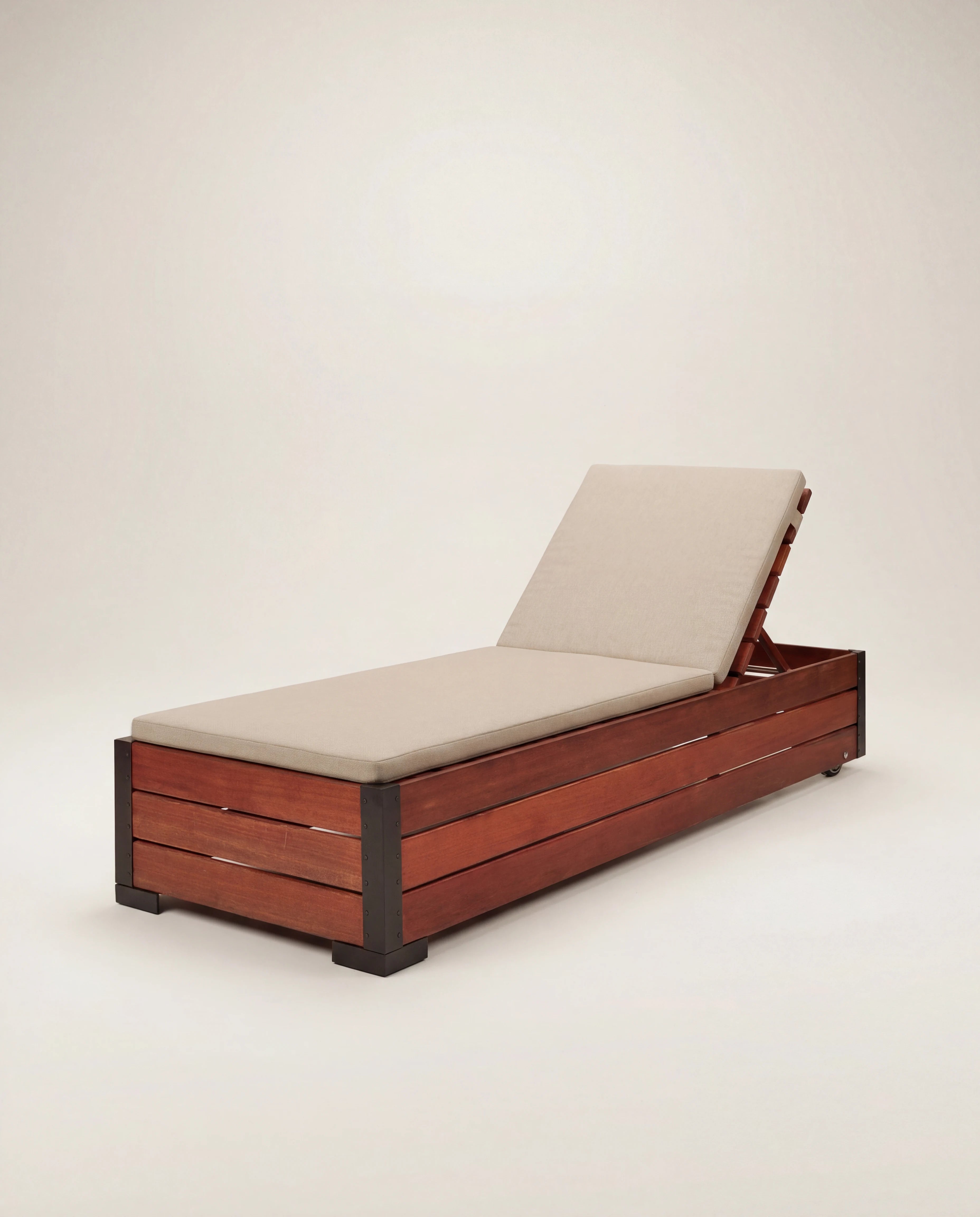 Warwick Sun Lounger