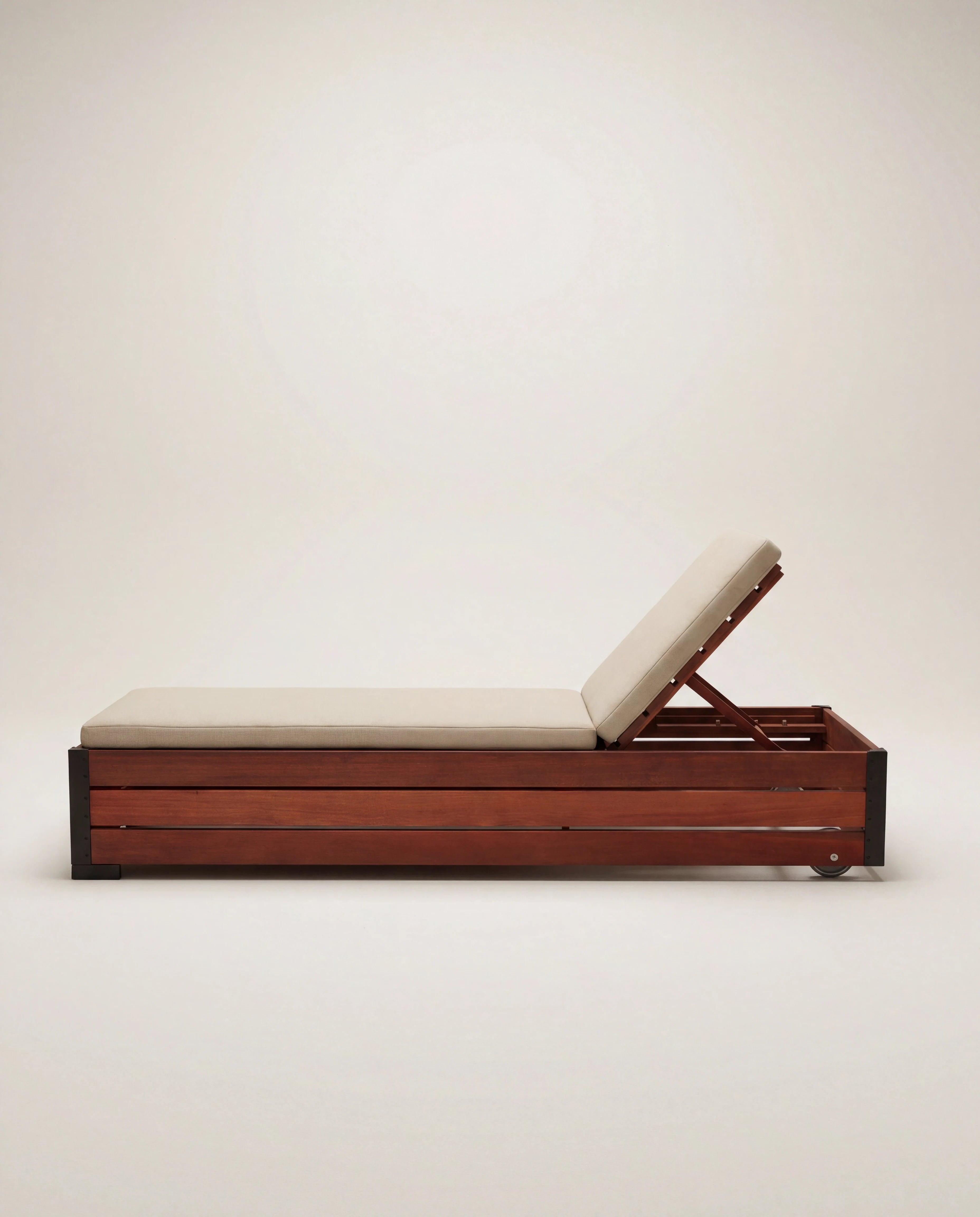 Warwick Sun Lounger